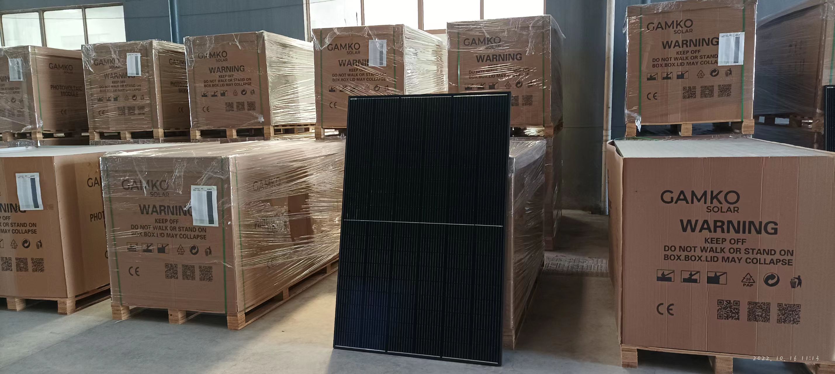 Precio de almacén en el extranjero 430W Topcon mono paneles fotovoltaicos de media celda 420W 415W para el sistema solar doméstico