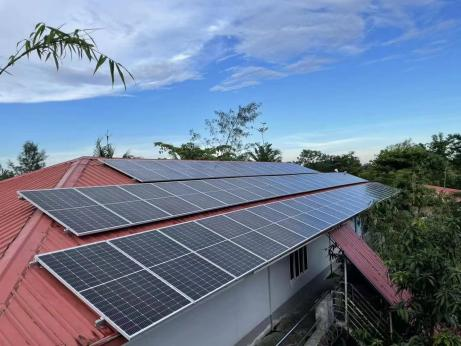 3KW de uso en el hogar 2KW 5KW 8KW del equipo del sistema solar del módulo del picovoltio del sistema de almacenamiento solar de la red